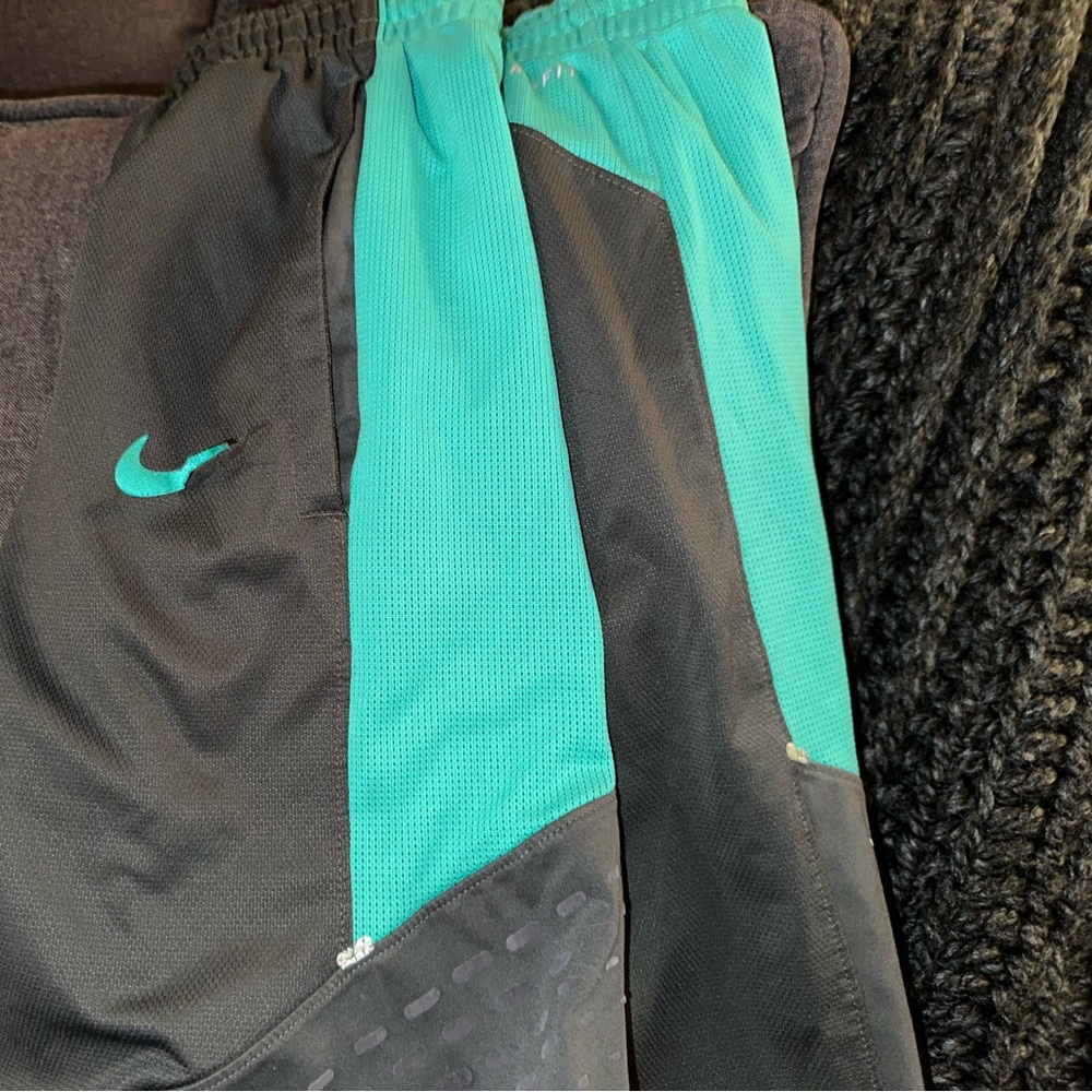 Nike Basketball Shorts Large